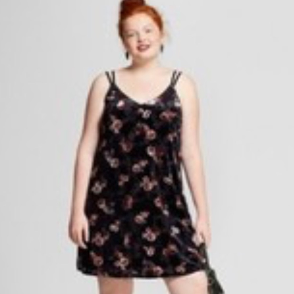 TARGET XHILARATION VELVET FLORAL DRESS PLUS SIZE
